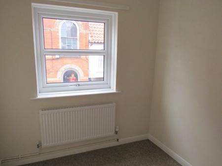 2 bedroom Flat to let in Queen Street, Louth, LN11