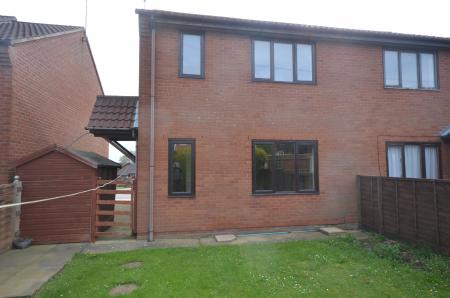 2 bedroom Semi-detached house to let in Buckingham Road, Louth, LN11