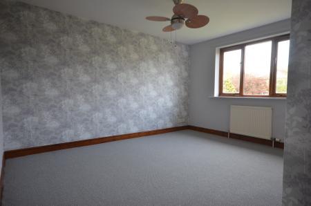 2 bedroom Semi-detached house to let in Buckingham Road, Louth, LN11