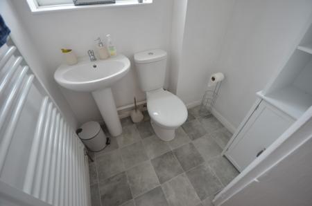 1 bedroom Flat to let in Roman Bank, Skegness, PE25