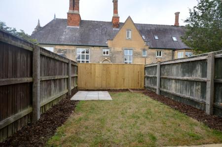 1 bedroom Terraced House to let in Station Approach, Louth, LN11