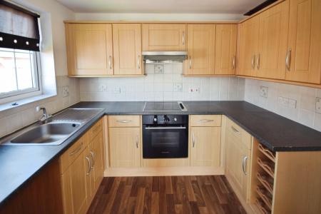 2 bedroom Flat to let in Winston Drive, Skegness, PE25