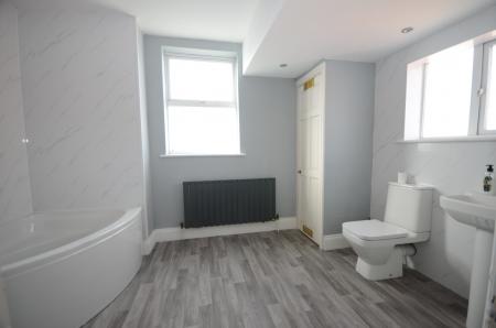 4 bedroom Semi-detached house to let in Victoria Road, Mablethorpe, LN12