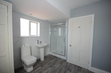 4 bedroom Semi-detached house to let in Victoria Road, Mablethorpe, LN12