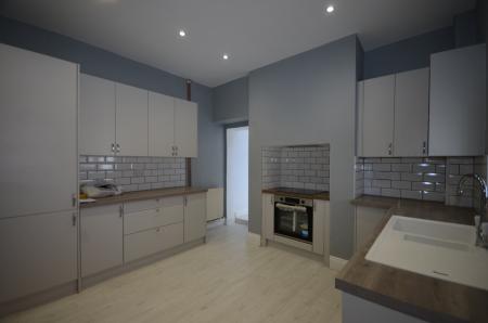 4 bedroom Semi-detached house to let in Victoria Road, Mablethorpe, LN12