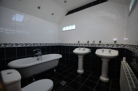 4 bedroom Semi-detached house to let in Victoria Road, Mablethorpe, LN12