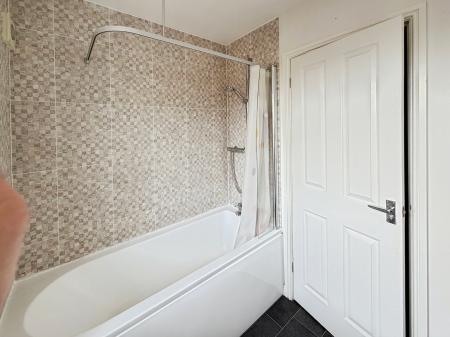 2 bedroom Semi-detached house to let in Hazel Walk, Alford, LN13