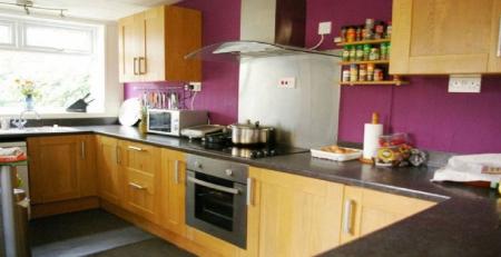 3 bedroom Terraced House to let in Torrington Street, Grimsby, DN32