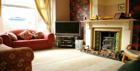 3 bedroom Terraced House to let in Torrington Street, Grimsby, DN32