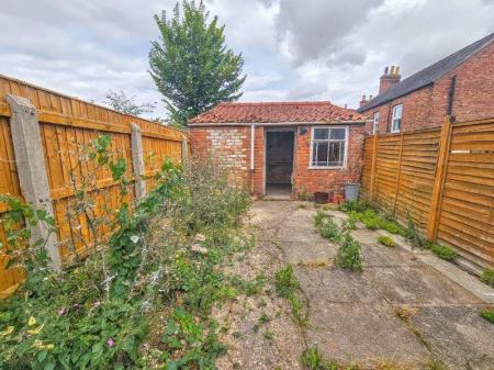 2 bedroom Terraced House to let in St Michaels Road, Louth, LN11