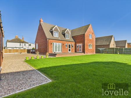 3 bedroom Detached bungalow for sale in Alford Road, Mablethorpe, LN12