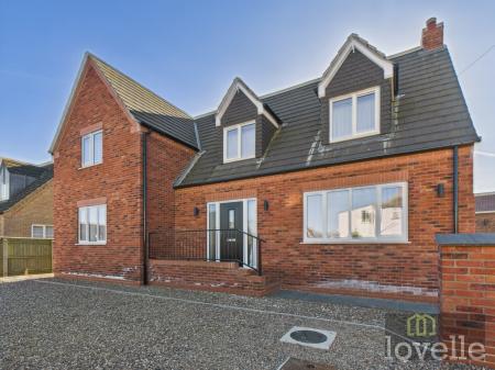 3 bedroom Detached bungalow for sale in Alford Road, Mablethorpe, LN12