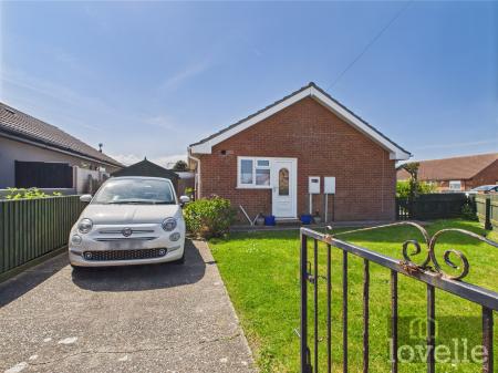 2 bedroom Semi-detached bungalow for sale in Brooke Drive, Mablethorpe, LN12