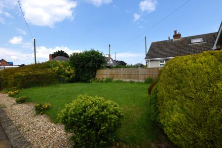 2 bedroom Detached bungalow for sale in Church Road, Mablethorpe, LN12