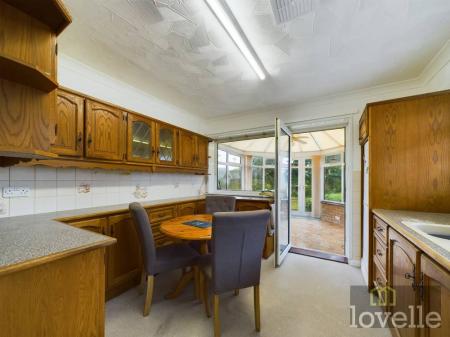 2 bedroom Detached bungalow for sale in Church Road, Mablethorpe, LN12