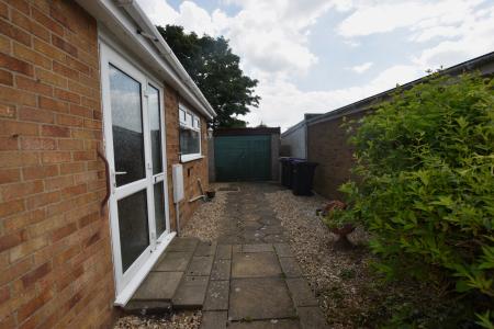 2 bedroom Detached bungalow for sale in Church Road, Mablethorpe, LN12