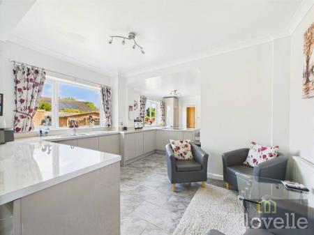 4 bedroom Detached house for sale in East Street, Alford, LN13