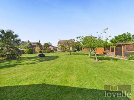 4 bedroom Detached house for sale in East Street, Alford, LN13