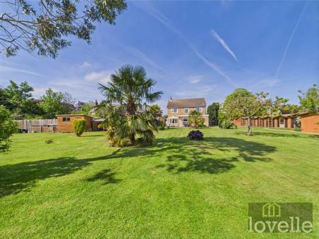 4 bedroom Detached house for sale in East Street, Alford, LN13