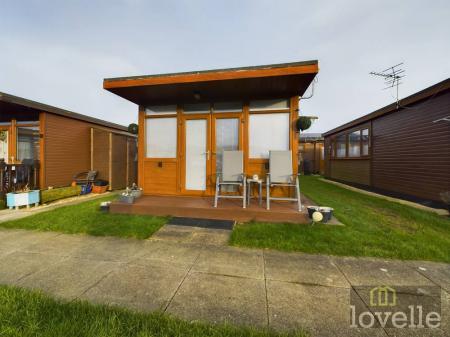 2 bedroom Chalet for sale in Mablethorpe Chalet Park, Mablethorpe, LN12