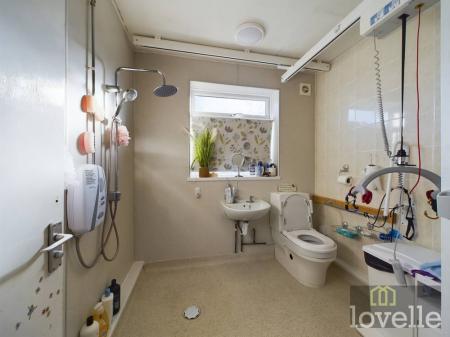 2 bedroom Detached bungalow for sale in North Road, Trusthorpe, LN12