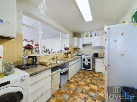2 bedroom Detached bungalow for sale in North Road, Trusthorpe, LN12