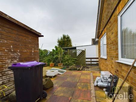 2 bedroom Detached bungalow for sale in North Road, Trusthorpe, LN12