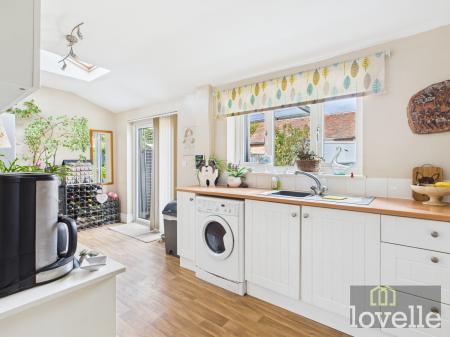 3 bedroom Semi-detached house for sale in Park Avenue, Mablethorpe, LN12