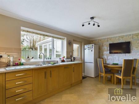 3 bedroom Detached bungalow for sale in School Lane, Aby, LN13