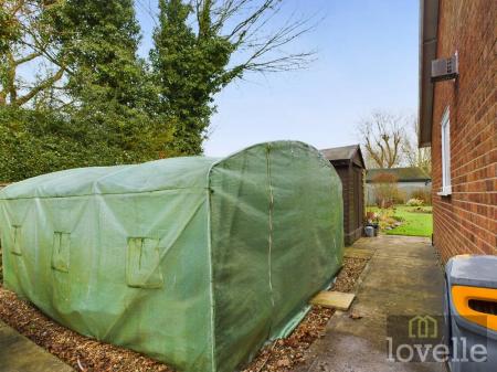 3 bedroom Detached bungalow for sale in School Lane, Aby, LN13