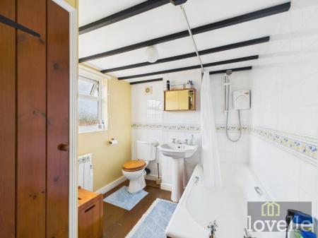 3 bedroom Detached house for sale in Sea Road, Anderby, PE24