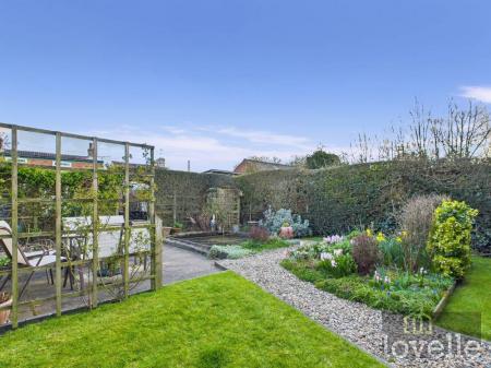 3 bedroom Detached house for sale in Sea Road, Anderby, PE24