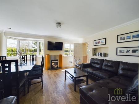 6 bedroom Detached house for sale in Sea Road, Anderby, PE24