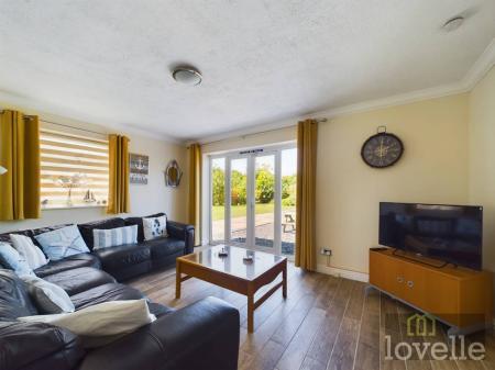 6 bedroom Detached house for sale in Sea Road, Anderby, PE24