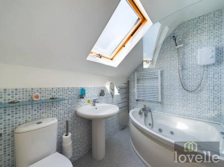 6 bedroom Detached house for sale in Sea Road, Anderby, PE24