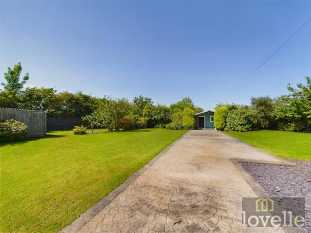 6 bedroom Detached house for sale in Sea Road, Anderby, PE24