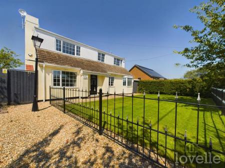 6 bedroom Detached house for sale in Sea Road, Anderby, PE24