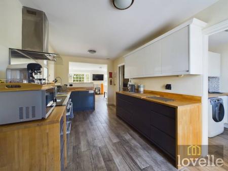 6 bedroom Detached house for sale in Sea Road, Anderby, PE24