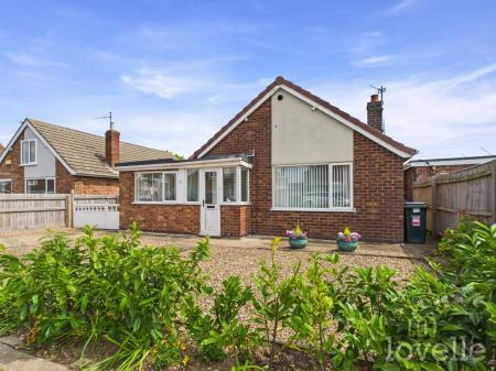 2 bedroom Detached bungalow for sale in Seacroft road, Mablethorpe, LN12