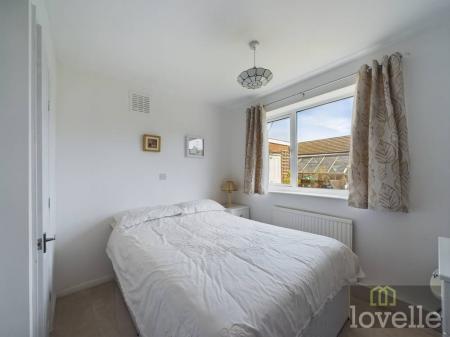 2 bedroom Detached bungalow for sale in Seacroft road, Mablethorpe, LN12