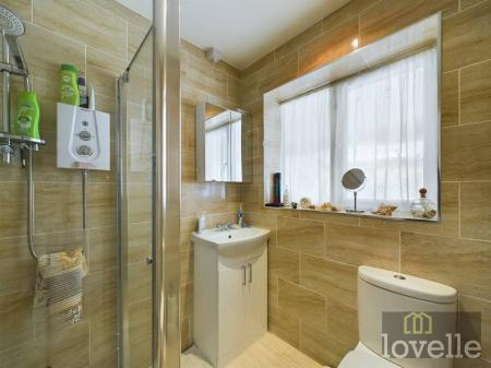 2 bedroom Detached bungalow for sale in Seacroft road, Mablethorpe, LN12