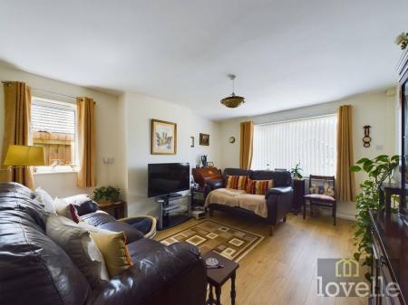 2 bedroom Detached bungalow for sale in Seacroft road, Mablethorpe, LN12