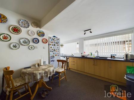 2 bedroom Detached bungalow for sale in Seacroft road, Mablethorpe, LN12