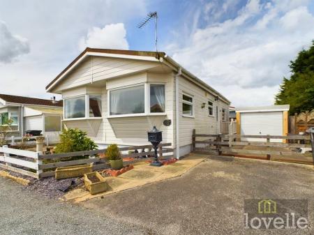 2 bedroom Park home for sale in Seahaven Springs, Mablethorpe, LN12