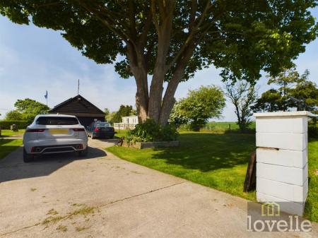 3 bedroom Detached house for sale in Station Road, Theddlethorpe, LN12