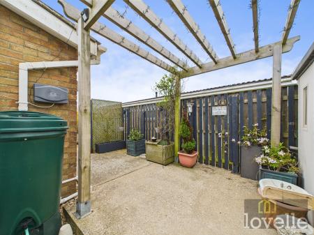 3 bedroom Detached bungalow for sale in The Court, Anderby Creek, PE24