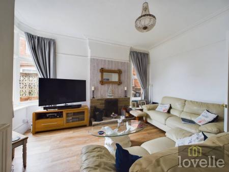 6 bedroom Semi-detached house for sale in Victoria Road, Mablethorpe, LN12