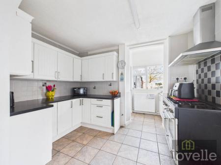 6 bedroom Semi-detached house for sale in Victoria Road, Mablethorpe, LN12