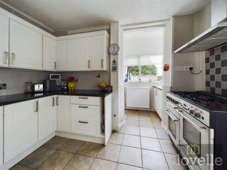 6 bedroom Semi-detached house for sale in Victoria Road, Mablethorpe, LN12
