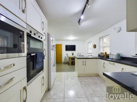 3 bedroom Detached bungalow for sale in Wallaces Yard, Alford, LN13